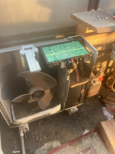ダイキンエコキュートのヒートポンプ基板交換作業