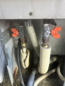 三菱エコキュートSRT-HP55WX4タンク渡り配管からの水漏れ（玉野市）