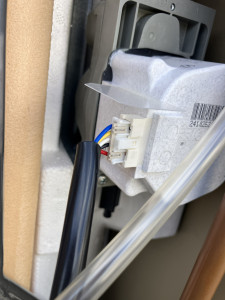 長府エコキュートET-3701AZPの部品交換作業