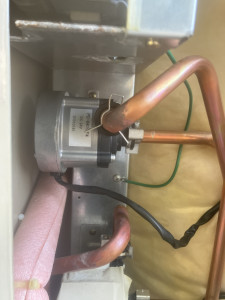 ポンプ交換修理完了後のダイキンEQ46HFV
