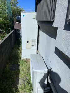 岡山市中区で修理したダイキンEQ37NSVエコキュートの外観