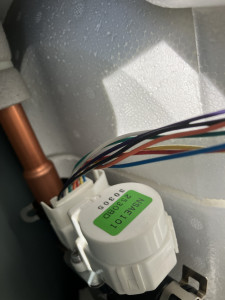 ダイキンEQ37NSVの交換前の給湯混合弁