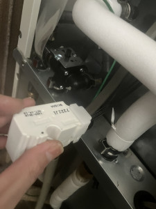 日立BHP-F46SU 三方弁部品の状態確認