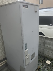  岡山市中区でエコキュート修理を行った三菱SRT-ST37の外観