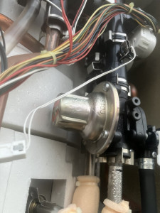 長府エコキュートET-3701AZPの減圧弁からの水漏れ