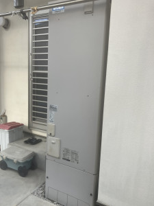 岡山市中区で修理した三菱エコキュートSRT-HPT46WU6の外観